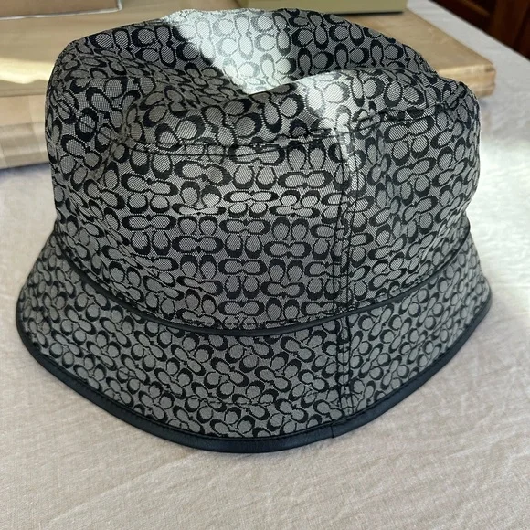 NWOT coach bucket hat NWOT Coach C4043 Signature Jacquard Bucket Hat Size O/S main image 3